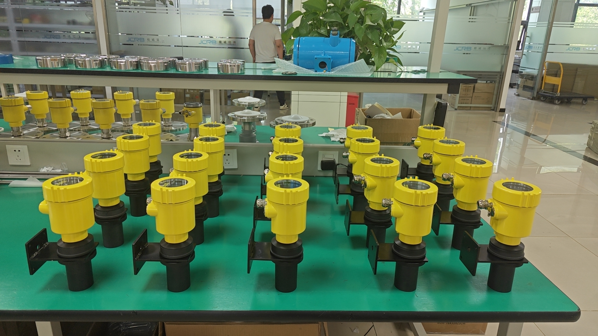 雷達物位計天線的發射角與嗽叭直徑及頻率有什么關系